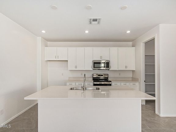 3rd image of 1222 E KINGMAN Street