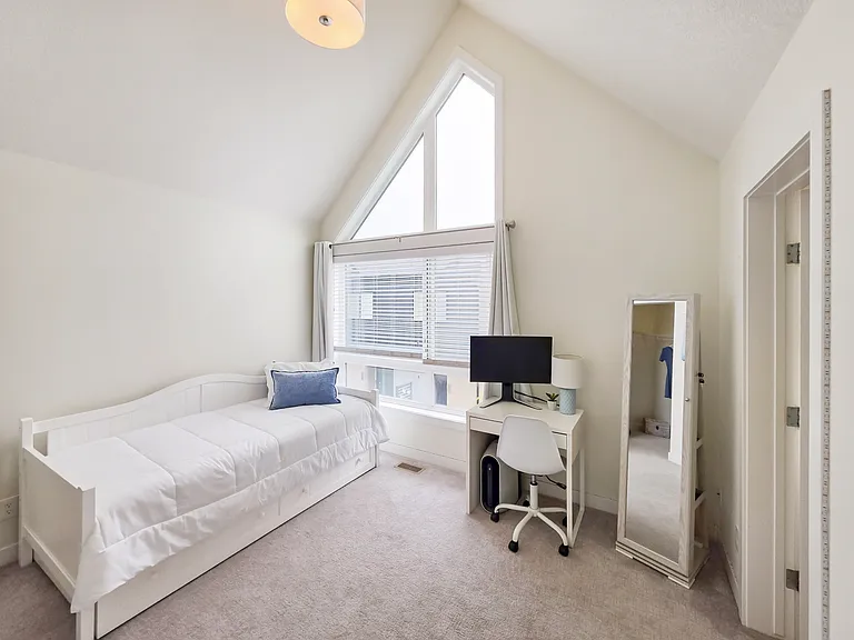 206 Sage Meadows Gdns NW — Photo 21