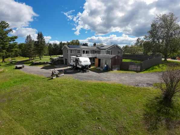 554 Main St, Becket, MA 01223