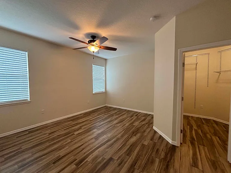 811 Krenson Woods Ln — Photo 25