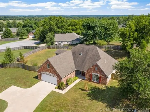 8012 Cottonwood Ave, Claremore, OK 74019