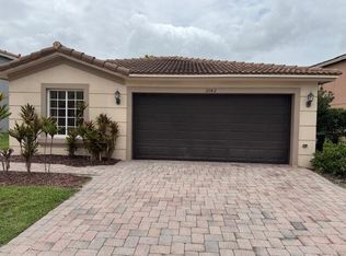 2082 SW Newport Cir, Pt Saint Lucie, FL 34953