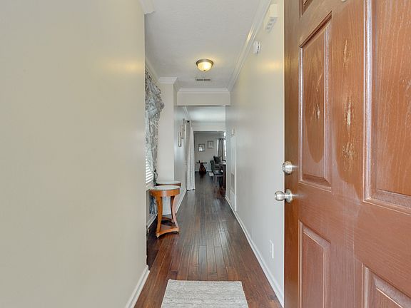 4th image of 401 Wichita Dr