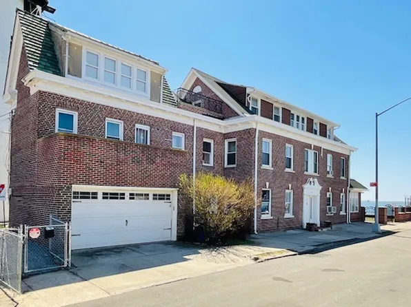 4733 Beach 47th Street image 3 of 10
