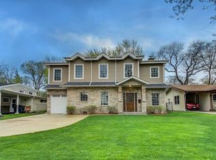 321 Forestway Dr, Northbrook, IL