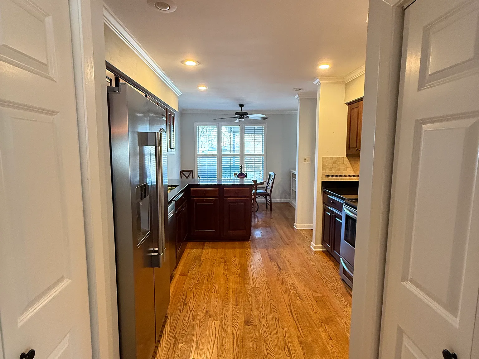 3 bed, 1978 sqft, $2,500 — Photo 4