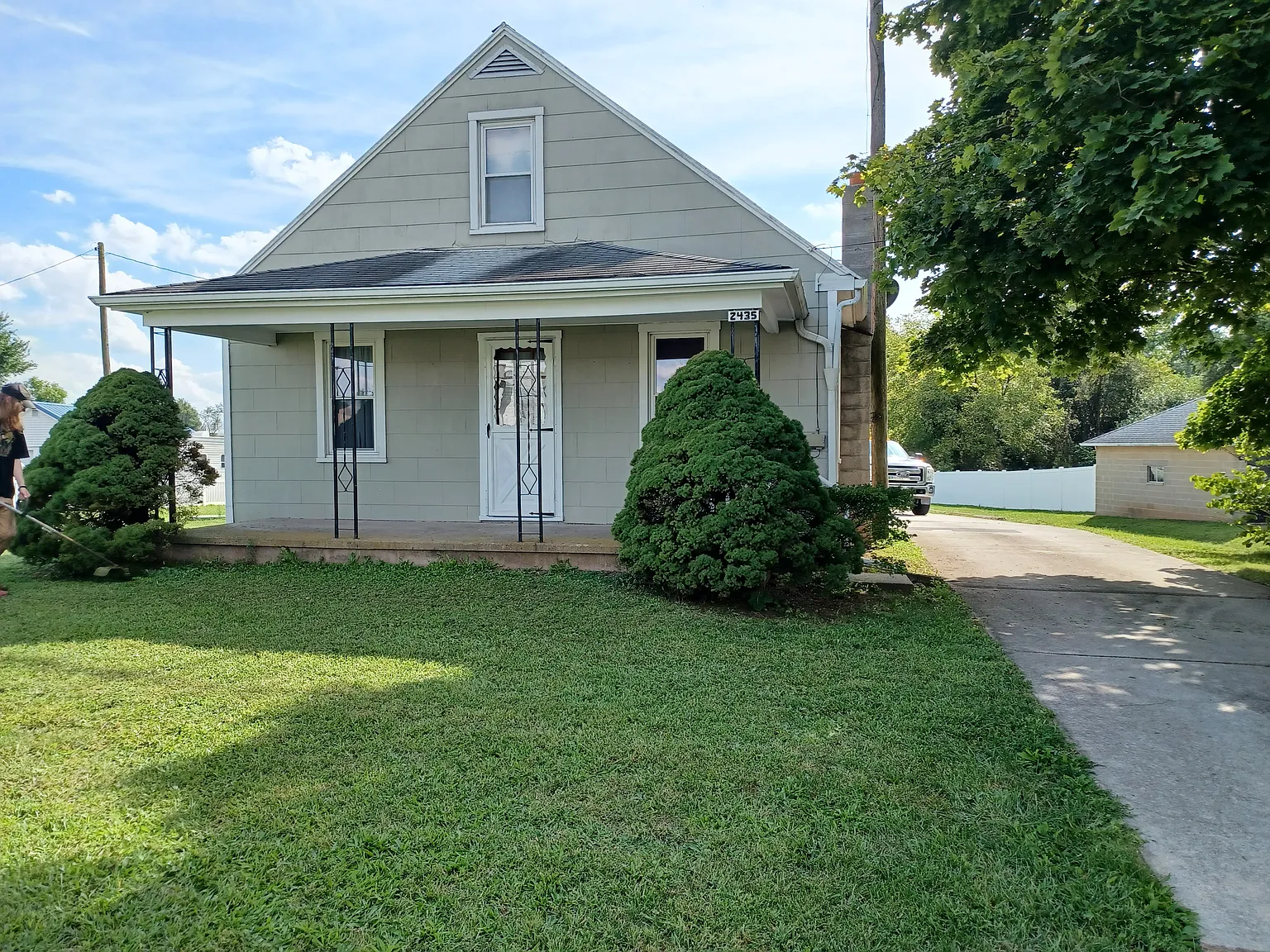 2 bed, 896 sqft, $1,200 — Photo 1