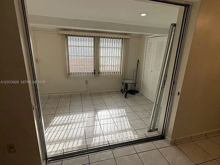 1140 SW 9th St #2 — Photo 30