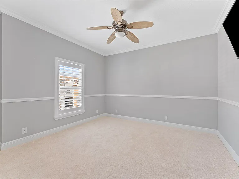 604 NE Francesca Ln — Photo 26