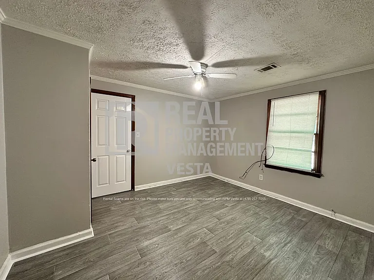 4085 Southview Dr — Photo 5