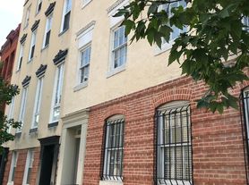 19 E Centre St