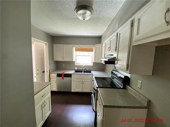 4th image of 8319 Mackey St