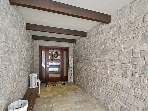 2nd image of 26044 N Lakeland Dr