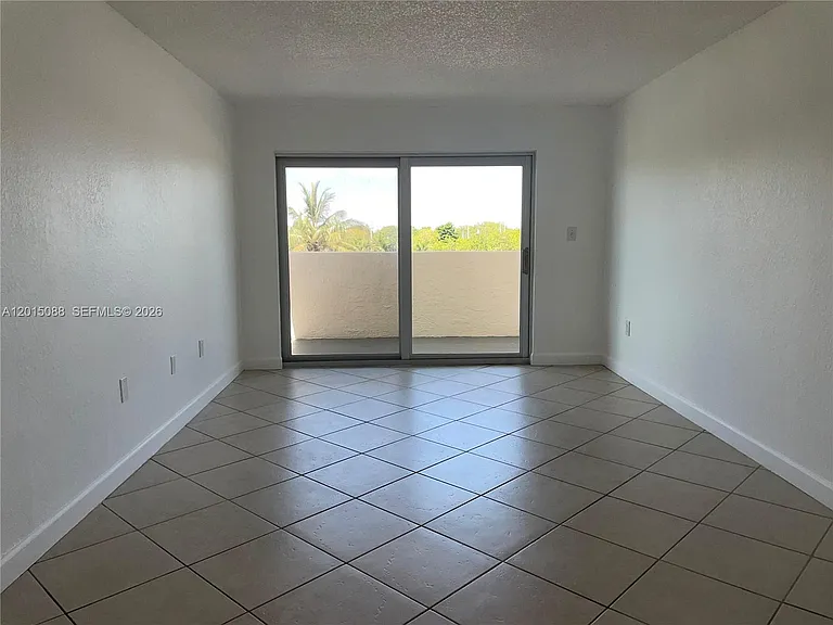 10300 Coral Way #B33 — Photo 11