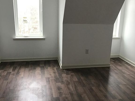 Upper Level Bedroom