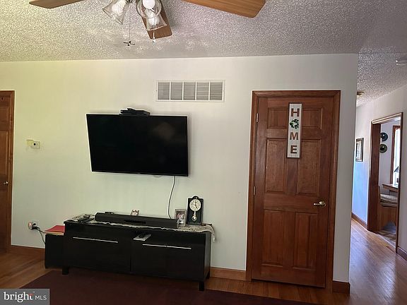 5th image of 199 S Lakeview Dr