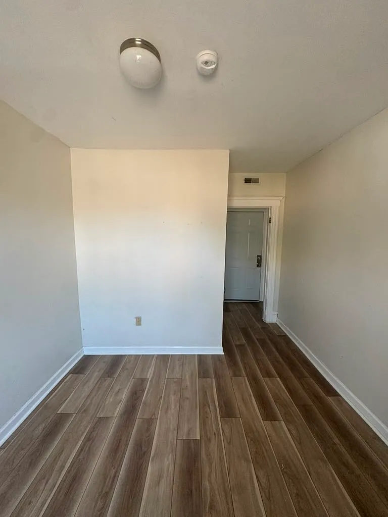 3 bed, 1200 sqft, $1,150 — Photo 4