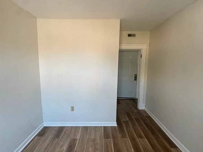 202 E Belden Ave #8 — Photo 3