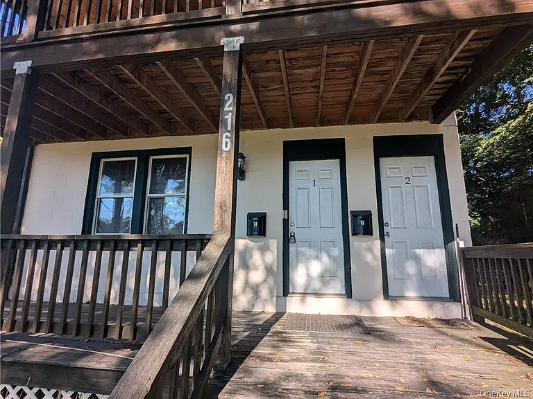 216 Smith St #1 — Photo 2
