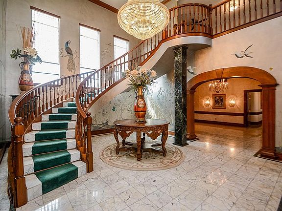 5th image of 7415 Naremore Dr
