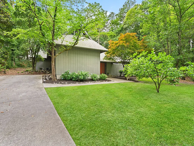 211 Wendwood Dr — Photo 35