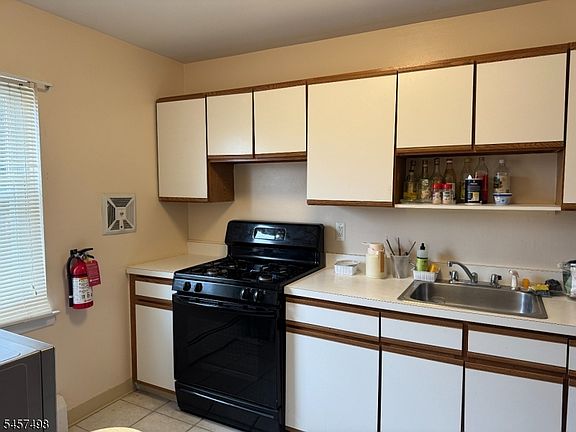 4th image of 1120 Valley Rd #1B