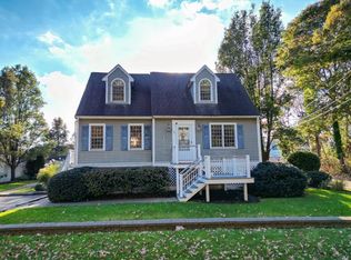 19 Briarwood Dr, Wareham, MA 02571