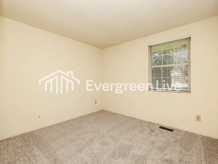 7724 Mount Hood Dr — Photo 9