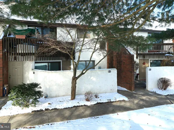 810 Stratford Dr APT 12, State College, PA 16801