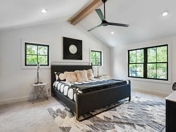 7631 Reinhardt St, Prairie Village, KS 66208