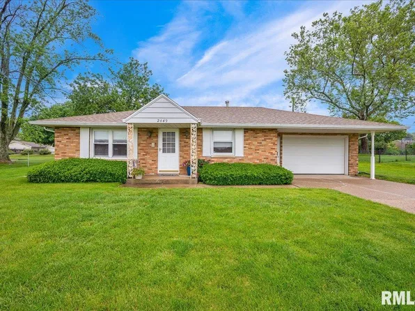 2449 Centennial Dr, Washington, IL 61571