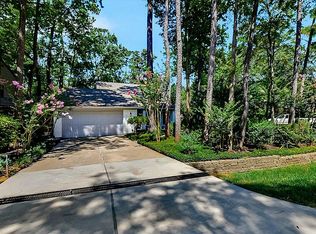 7 E Wandering Oak Dr, Spring, TX 77381