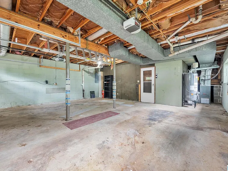 373 Laredo Dr — Photo 38