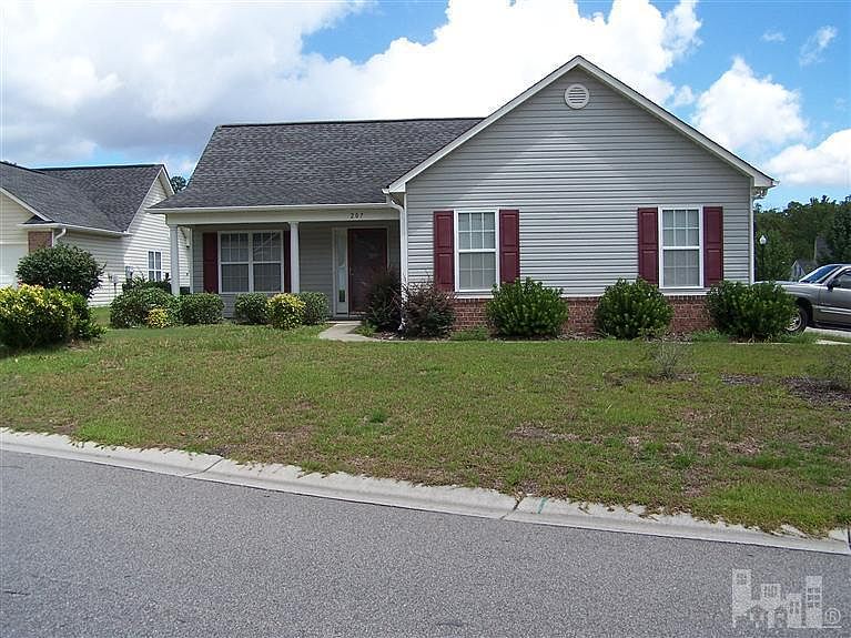 1st image of 207 Gardenview Court NE