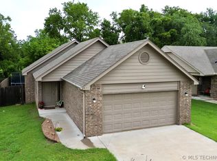 405 E Birch St, Coweta, OK 74429
