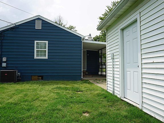 5th image of 809 N Lincoln Park Dr