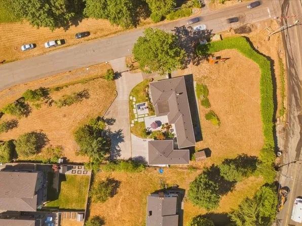 2565 Departure Bay Rd, Nanaimo, BC V9S 3W2