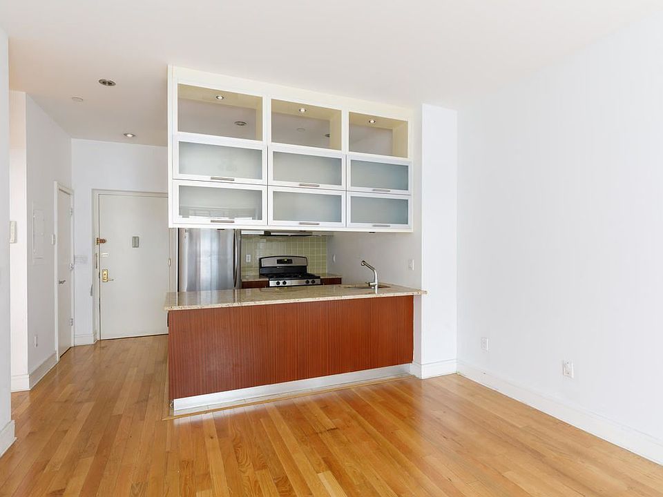 1st image of 4126 27th St APT 6F