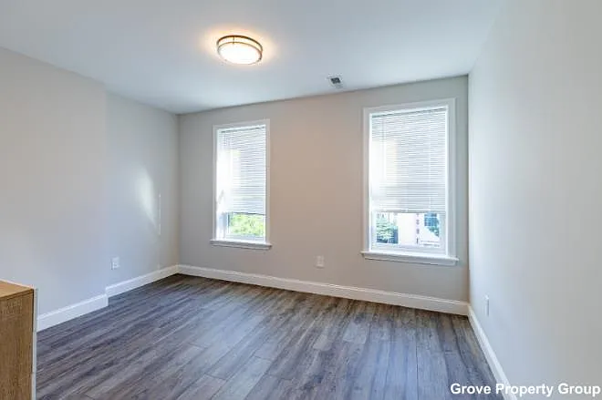 4 bed, 1800 sqft, $6,500 — Photo 2
