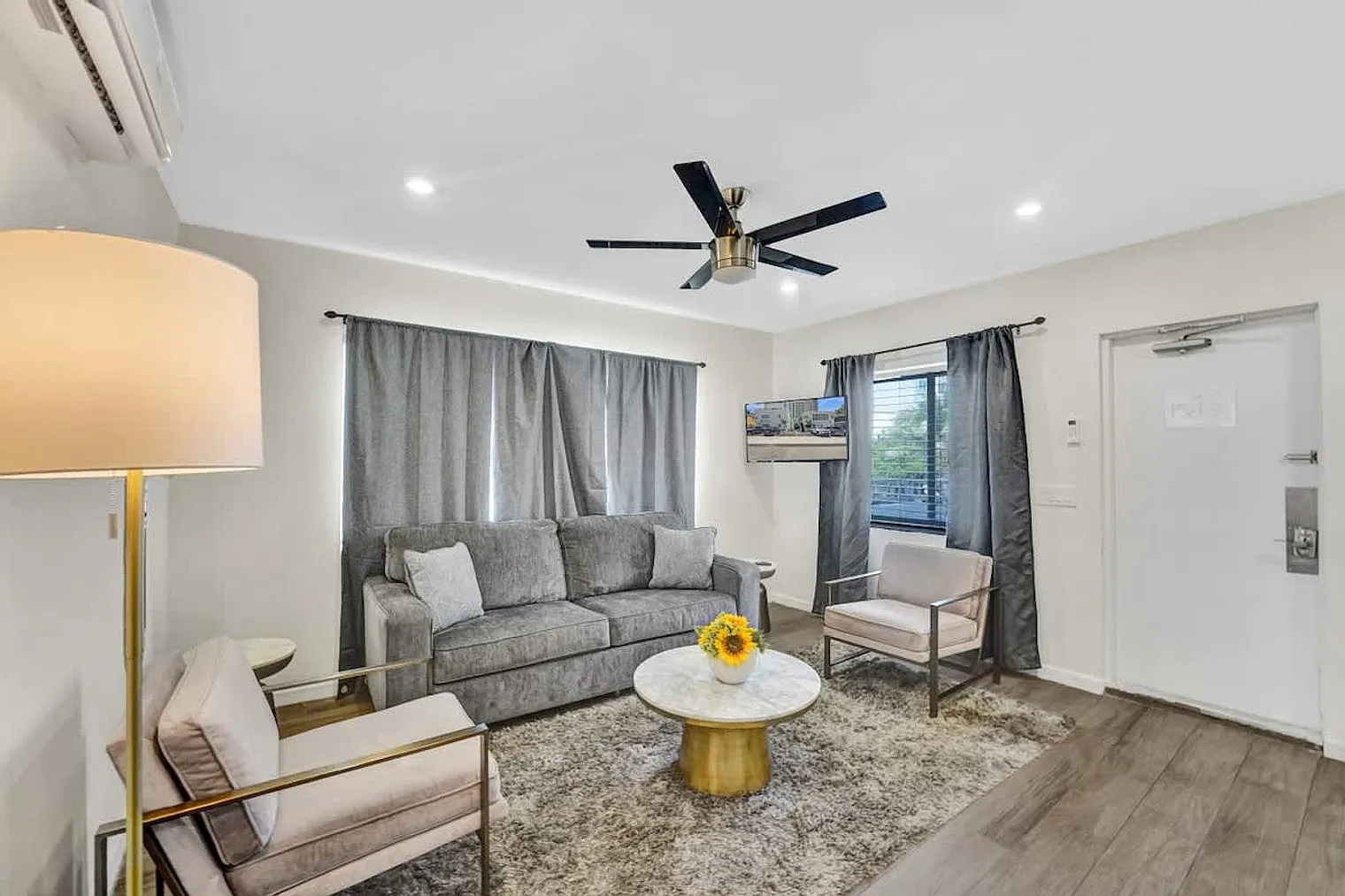 1 bed, 1.0 bath, 3229 sqft, $2,792 — Photo 1