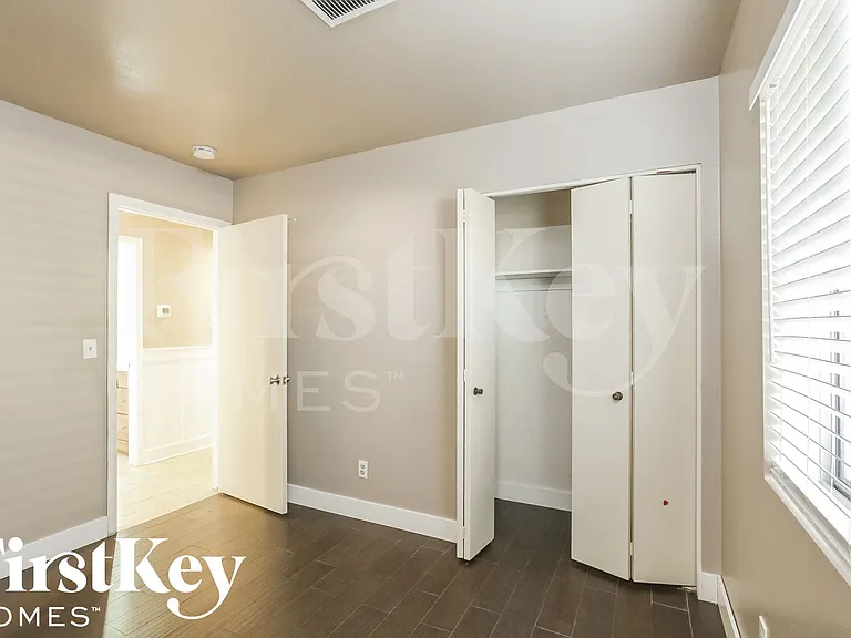 7366 W Jenan Dr — Photo 12