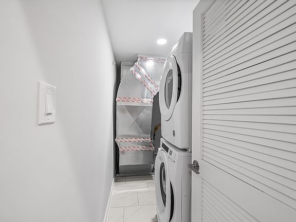 3rd image of 7040 Pipers Glen Way #2