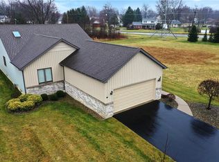 1105 Shadowridge Dr, Niles, OH 44446