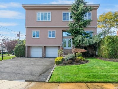 2728 Elliot St, Merrick, NY, 11566