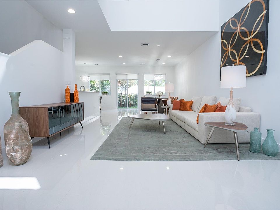 1st image of 713 SE 1st Court #713