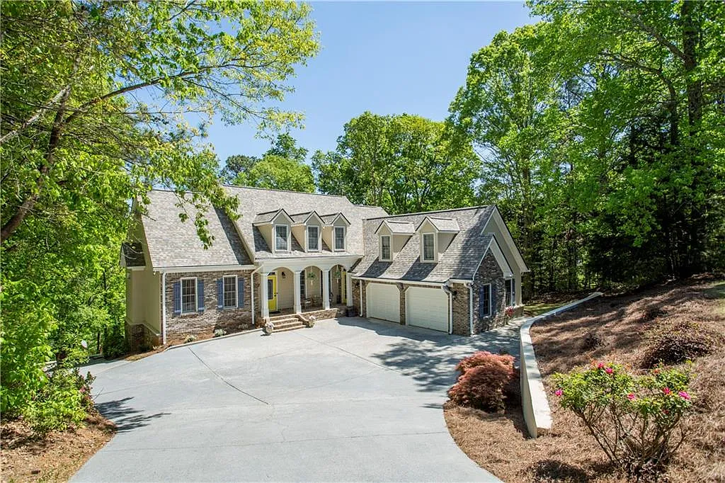 4 bed, 3.5 bath, 3774 sqft, $4,200 — Photo 1