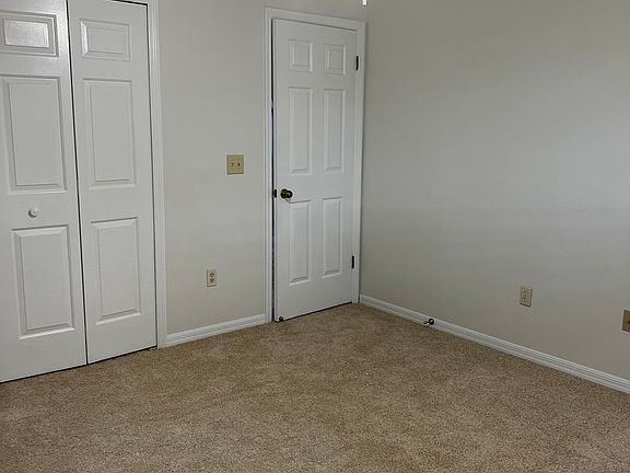 5th image of 8224 Breeze Cove Ln