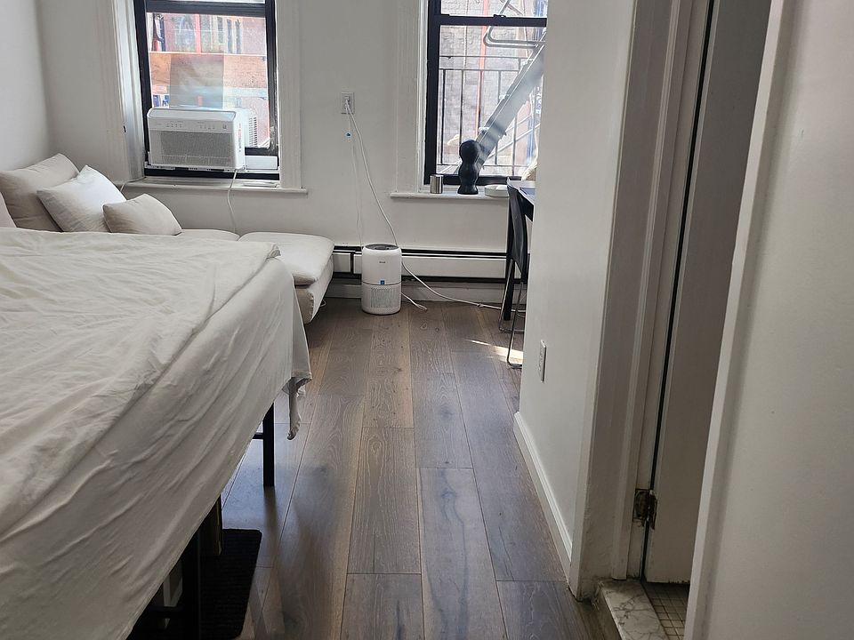 2nd image of 28 Mott St APT 2