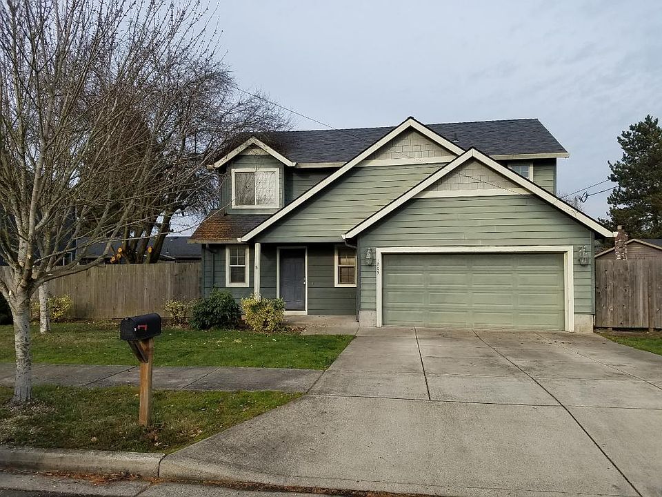 1705 E 11th Street, Newberg, OR. Exterior of home will be painted as soon as weather allows. Fresh interior paint. Interior pics will be posted soon.
