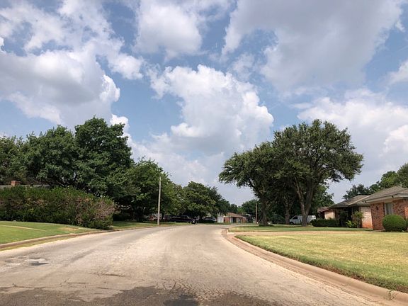 4th image of 4133 Brook Hollow Dr